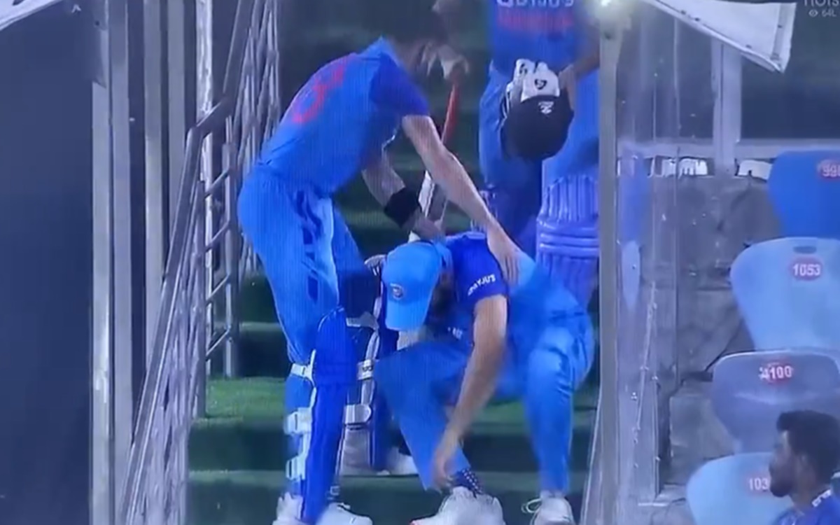 Cricket Image for Ind Vs Aus Rohit Sharma Hug Virat Kohli Watch Video