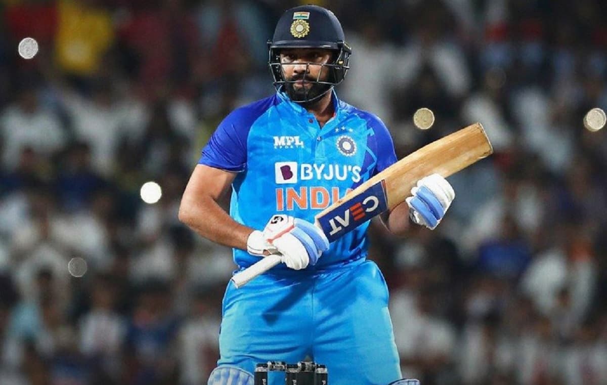 Rohit Sharma need 9 six to complete 500 sixes in international cricket