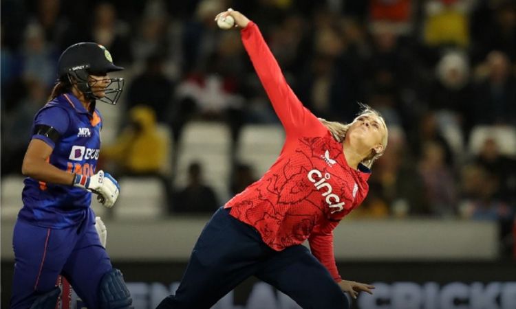 इंग्लैंड ने भारतीय महिला क्रिकेट टीम को पहले T20I में 9 विकेट से रौंदा, सोफिया-सारा ने मचाया धमाल