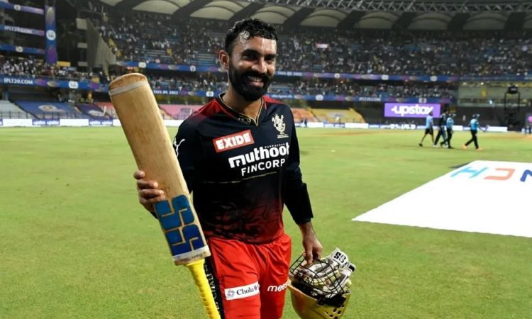Cricket Image for Dinesh Karthik Gives An Emotional Reply After RCB Congratulate Veteran On His T20 