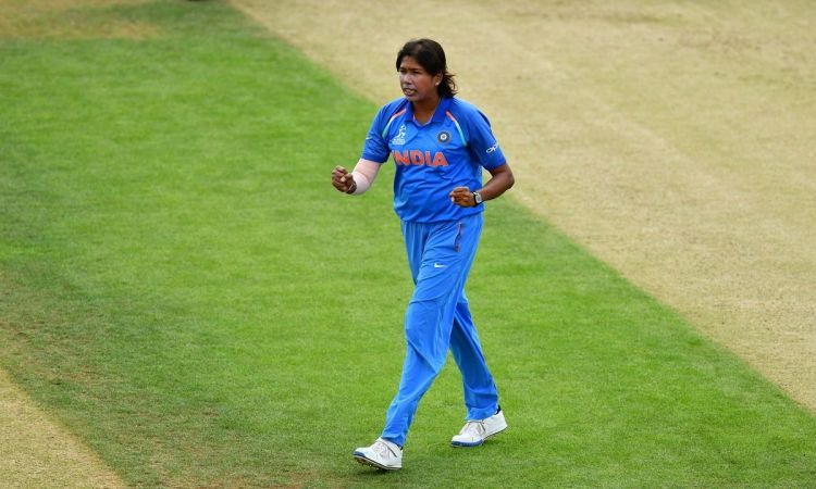 Cricket Image for England Opener Tammy Beaumont Praises Jhulan Goswami; Says The Indian Pacer Is An 