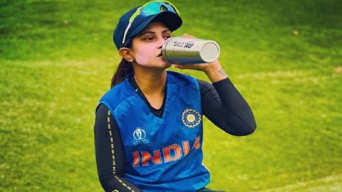 Cricket Image for Indian Keeper-Batter Taniyaa Bhatia Claims Robbery Of Belongings In London; Slams 