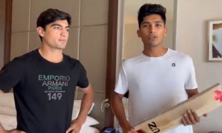 Cricket Image for VIDEO : नसीम शाह ने दिखाया बड़ा दिल, 2 छक्के लगाने वाला बैट करेंगे ऑक्शन