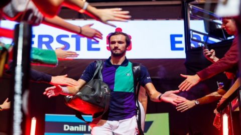 Vienna Open: Medvedev marches into final with win over Dimitrov