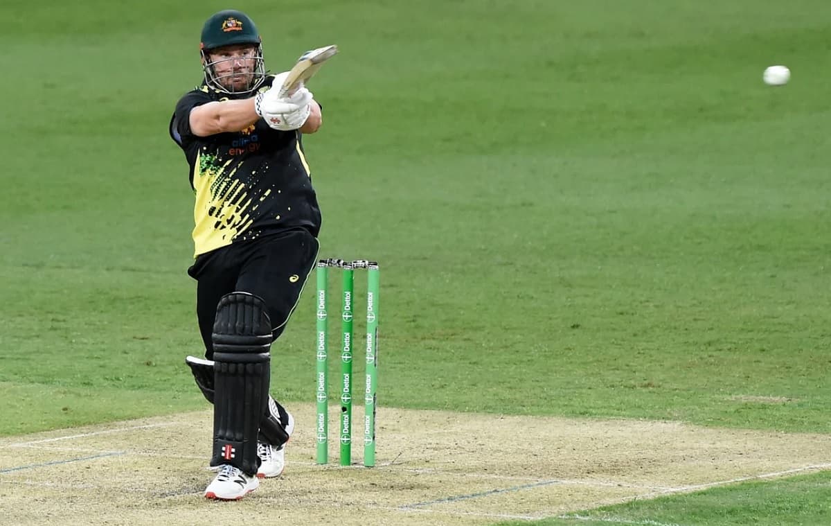  Aaron Finch needs 12 runs to become the first Australia men's player to reach 3000 T20I runs
