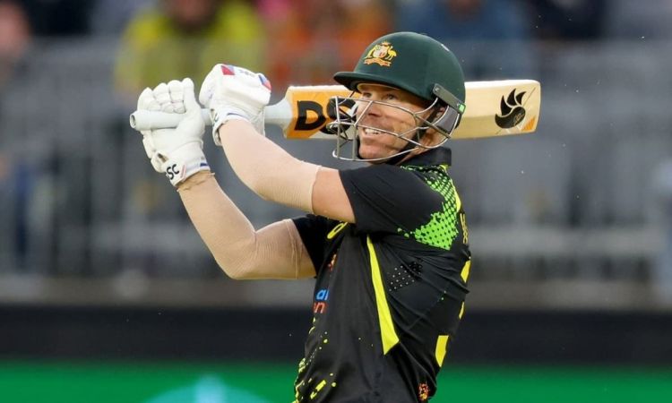 David Warner becomes first Australian batter to hit 11,000 runs in T20 cricket