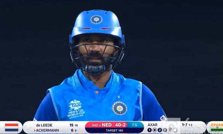 Cricket Image for Fans Chant Ms Dhoni Name After Dinesh Karthik Stumping Miss T20 World Cup