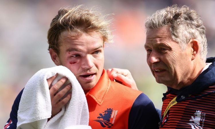 Haris Rauf's fiery bouncer hits Bas de Leede on face, Netherlands batter suffers concussion 