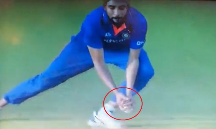 Cricket Image for Ind Vs Sa 2nd Odi Mohammed Siraj Catch To Dismiss Heinrich Klaasen