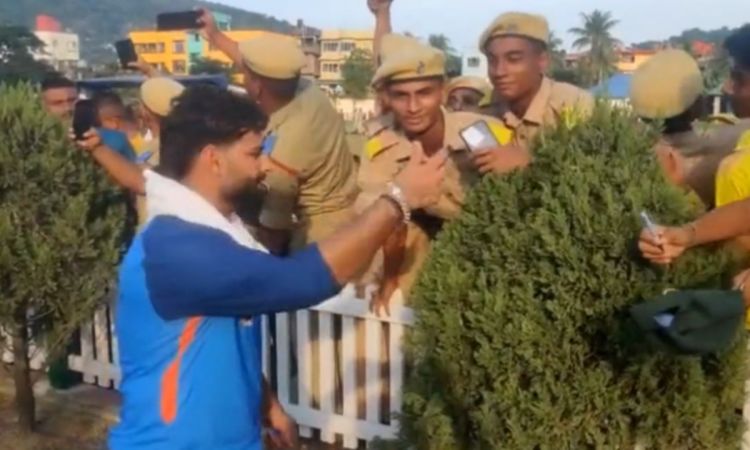 Cricket Image for Ind Vs Sa Rishabh Pant Clicks Selfie With Fans Watch Video