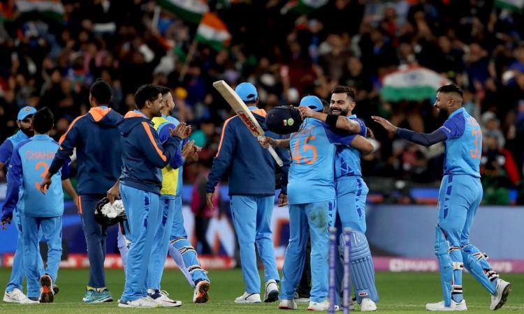 किंग कोहली की आगे पस्त हुआ पाकिस्तान, सांस रोक देने वाले मैच में भारत 4 विकेट से जीता