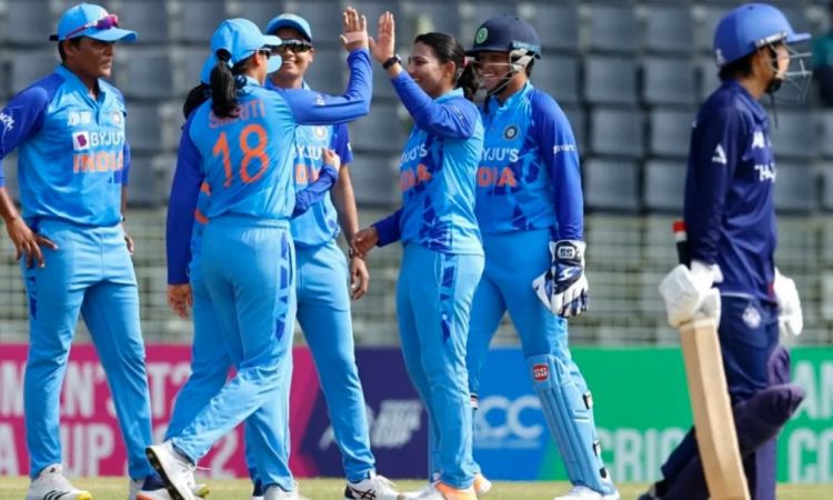 10 खिलाड़ी 10 से कम स्कोर पर हुईं आउट, भारतीय महिला क्रिकेट टीम ने सिर्फ 6 ओवर में जीता मैच