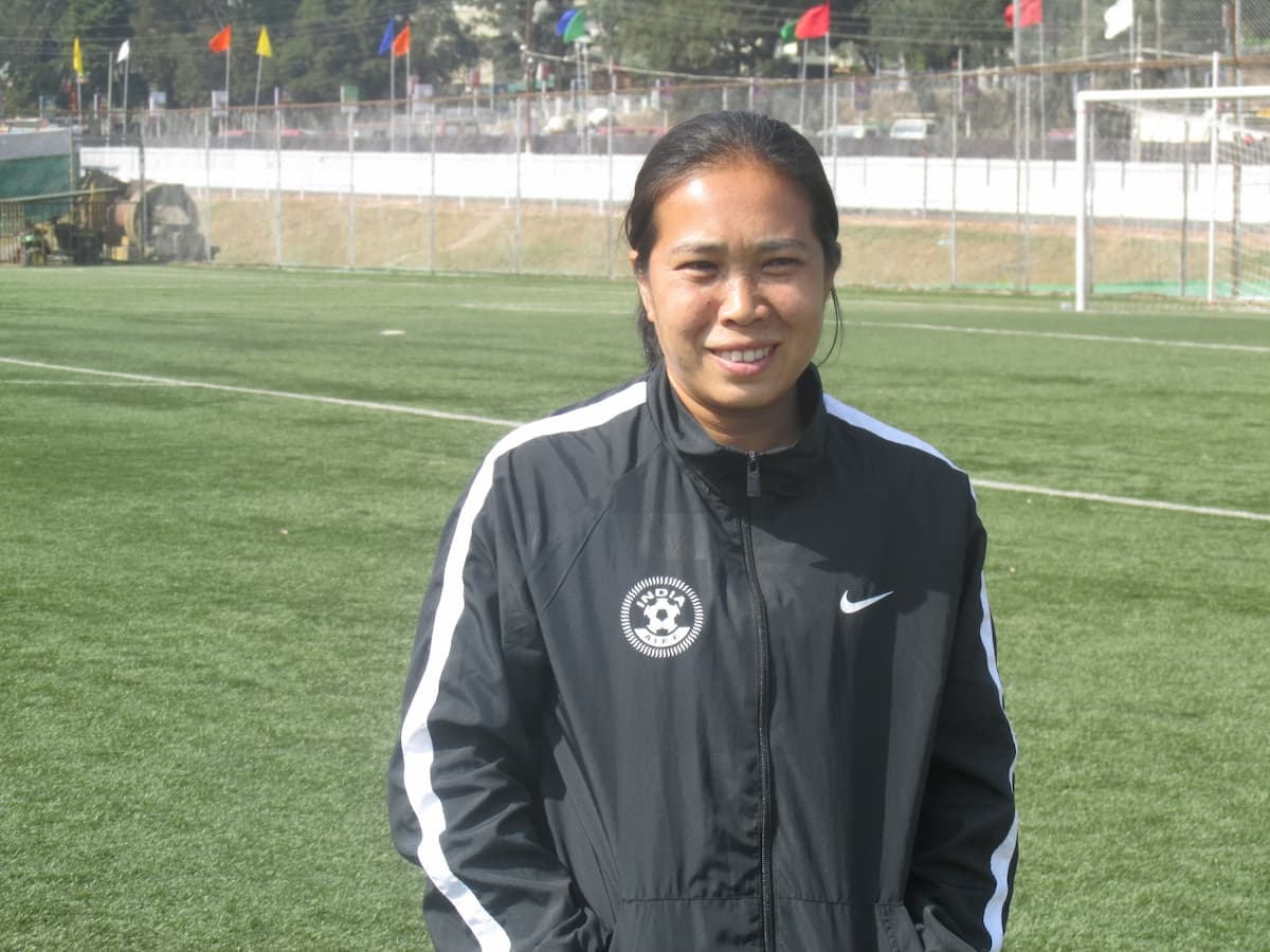 हमारी अंडर-17 महिला फुटबॉल टीम मजबूत टीमों से खेलने से नहीं हिचकिचाती : बेमबेम देवी