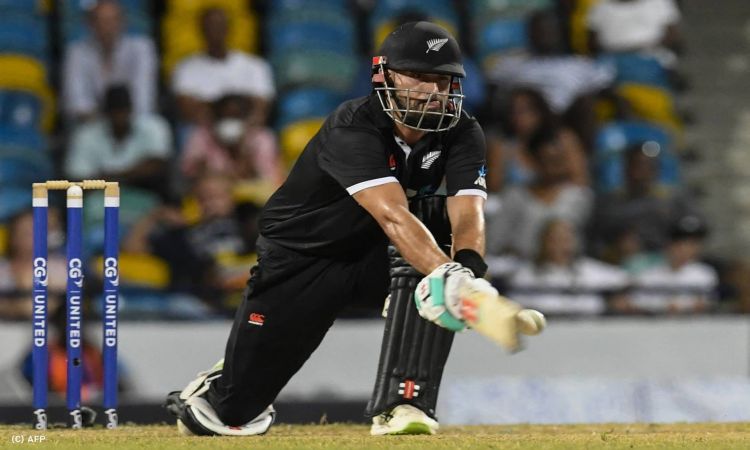 New Zealand all-rounder Daryl Mitchell ruled out of T20 Tri-Series with fractured hand