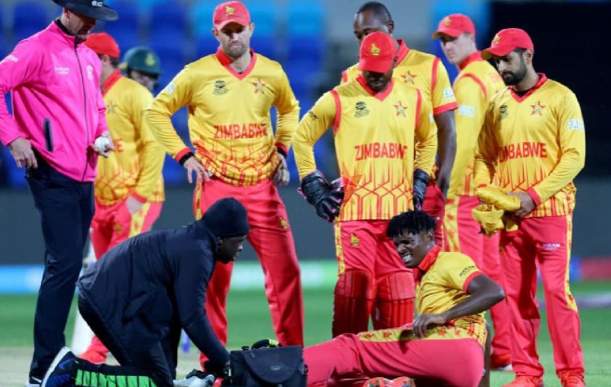 बारिश के बाद मैच कराये जाने पर भड़के जिम्बाब्वे के कोच, कहा- खिलाड़ी अंपायरों से मैच रद्द करने के लि