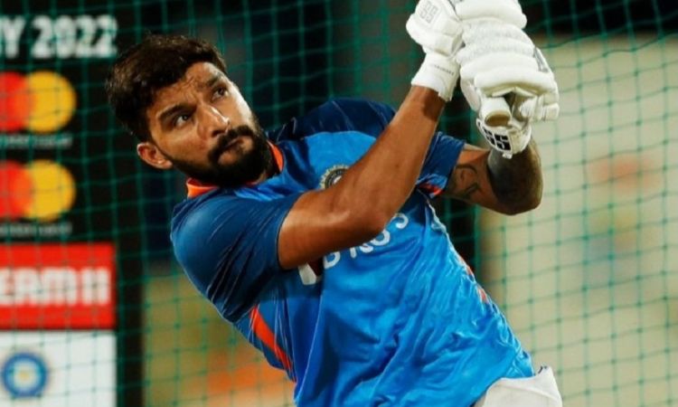 रनमशीन रजत पाटीदार ने फिर तूफानी पारी खेलकर टीम इंडिया के दावेदारी की पेश, 11 गेंदों में ठोक डाले 62