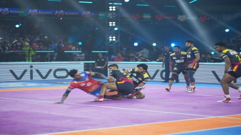 PKL 9: UP Yoddhas ride on Pardeep-Surender show to defeat Bengaluru Bulls 44-37