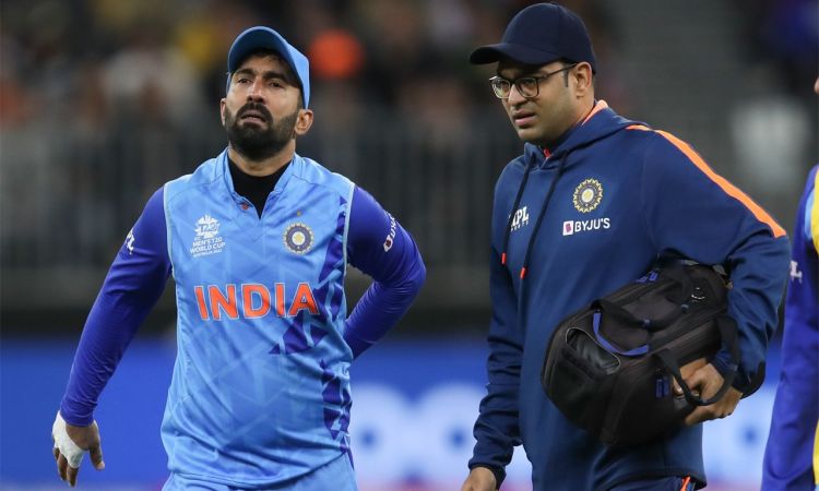 T20 World Cup: Physio will give the report on Dinesh Karthik's injury, says Bhuvneshwar Kumar