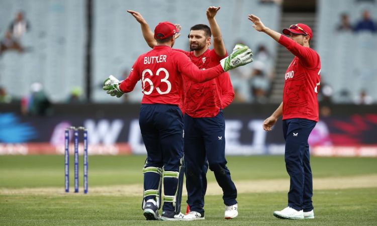 T20 World Cup 2022: Outstanding bowling comeback helps England restrict Ireland to 157!