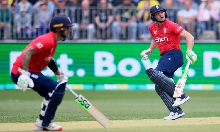 AUS vs ENG 1st T20I: Buttler & Hales brilliant partnership helps England post a total of 208/6