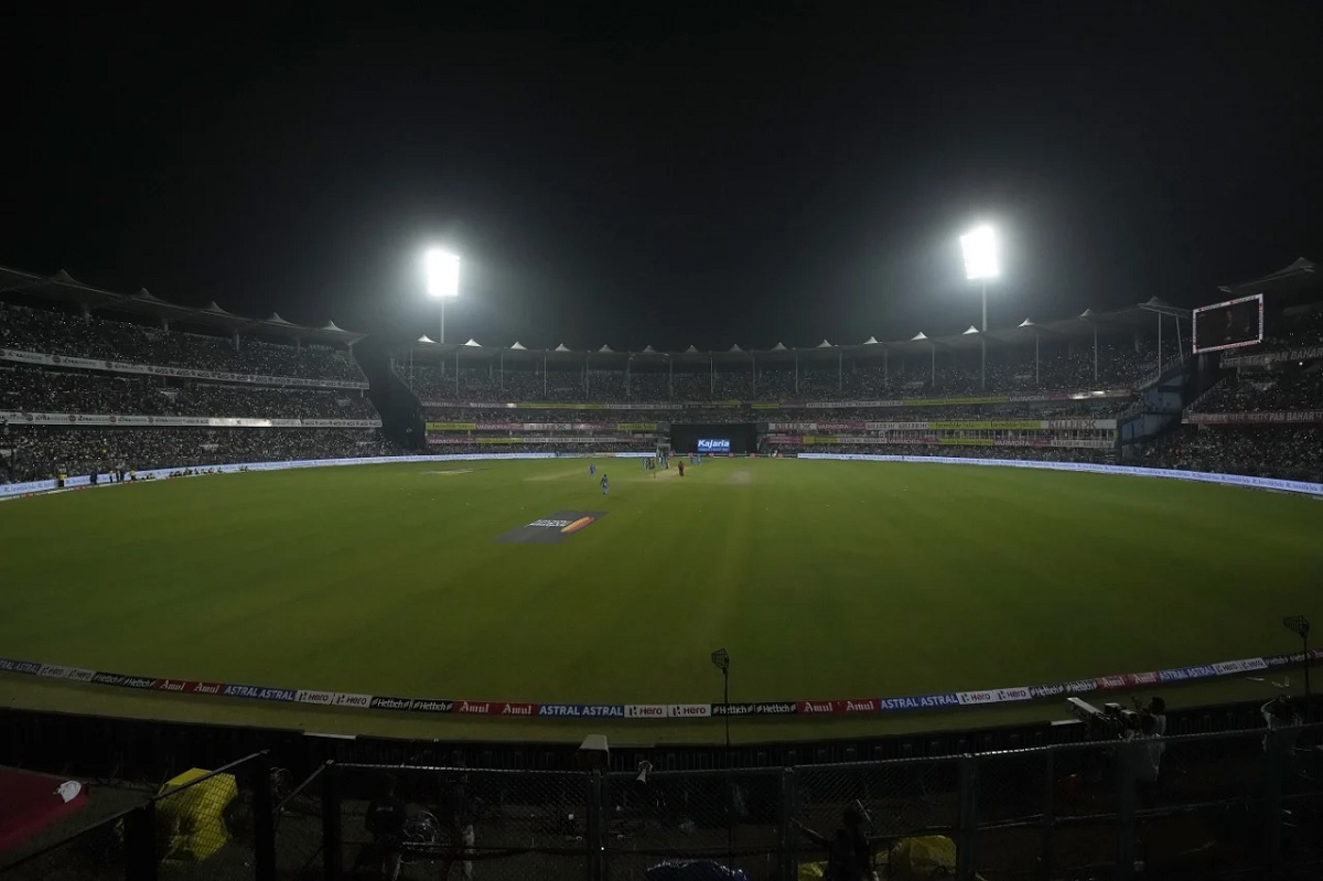 Cricket Image for IND v SA: Snake On The Field Terrifies Crowd In Second T20I At Guwahati