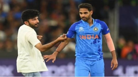 Cricket Image for Ind Vs Pak Fan Invaded The Field To Get Bhuvneshwar Kumar Autograph