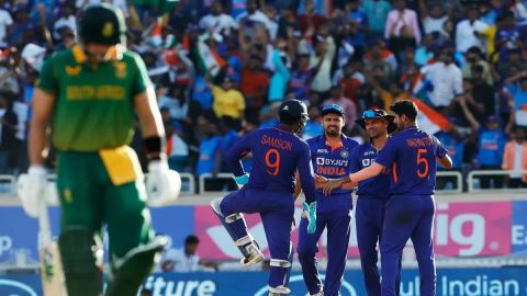 India Bowlers Put Up Fightback After Half-Centuries From Markram And Hendricks; Halt South Africa To