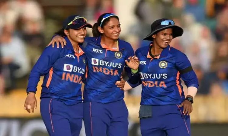 India Women beat Thailand Women by 74 runs to reach the final of Women's Asia Cup 2022!