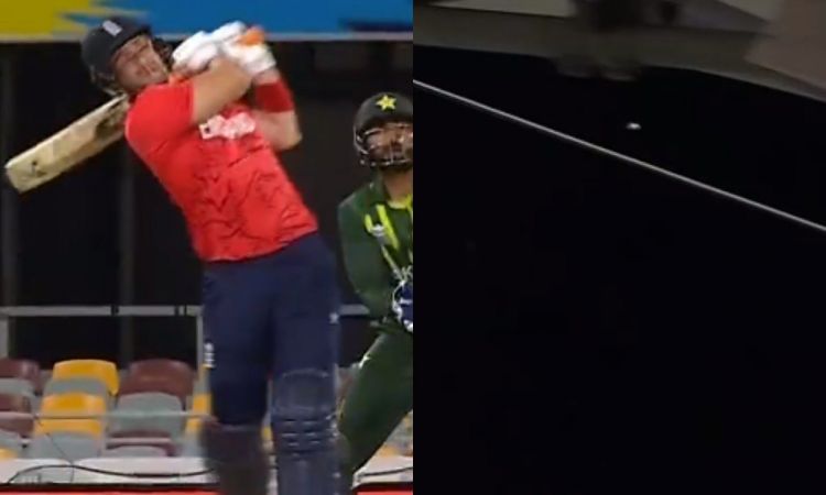 Cricket Image for VIDEO : लिविंगस्टोन ने निकाली शादाब खान की हेकड़ी, गाबा के बाहर दे मारा छक्का