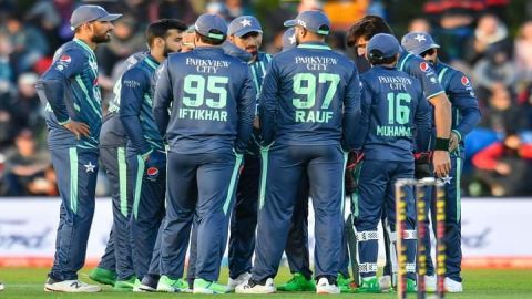 Pakistan cross the finish line comfortably to win the Tri-series final at Christchurch