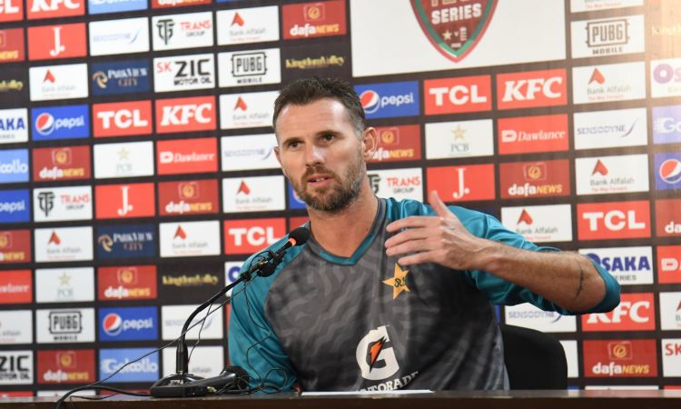 Pakistan bowling coach Shaun Tait in the press conference!