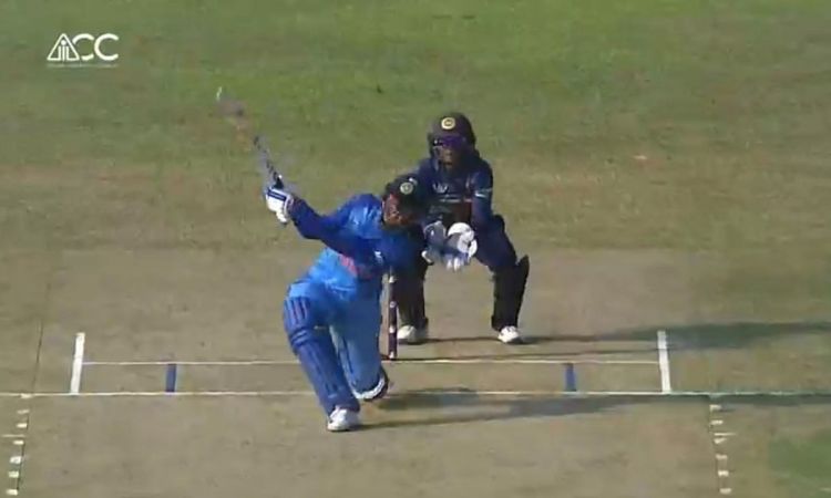 Cricket Image for VIDEO : स्मृति ने छक्का लगाकर जिताया एशिया कप, सिर्फ 25 गेंदों में लगा दी फिफ्टी