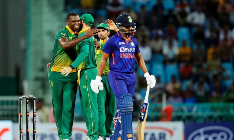 Cricket Image for South Africa Beat India By 9 Runs In 1st ODI To Go 1-0 Up In 3-Match Series