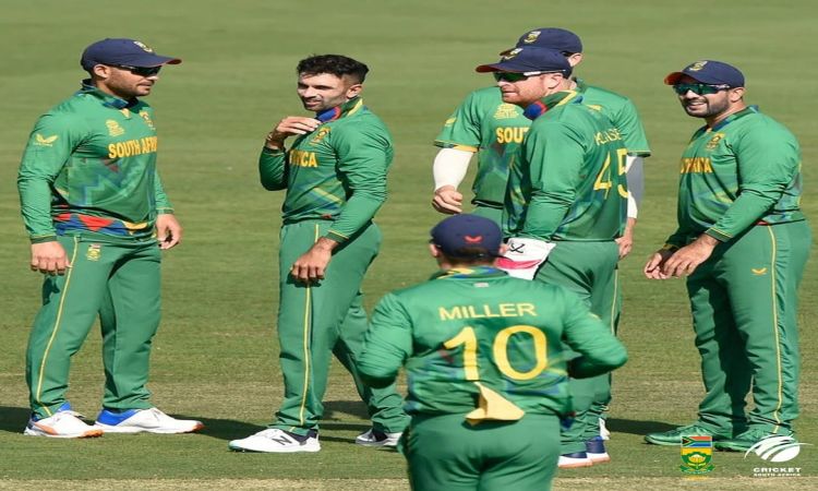Proteas bundled out Kiwis for just 98 in their warm-up match.