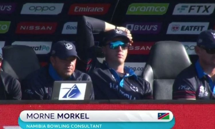 Cricket Image for नामीबिया की जीत के छुपारुस्तम निकले मोर्ने मोर्कल, बैठे-बैठे कुछ ऐसे बिखेरी श्रीलं