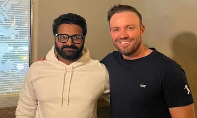 Ab De Villiers Poses With Rishabh Shetty, Gives Shoutout to 'Kantara'