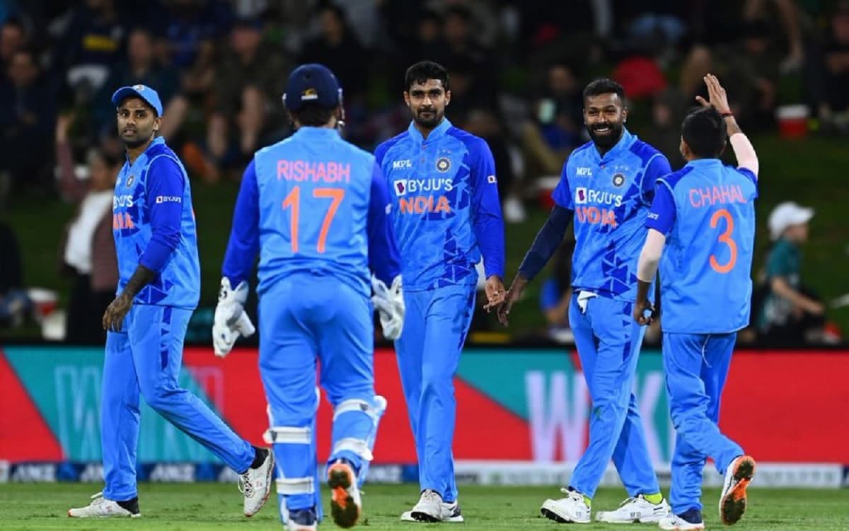 भारत ने दूसरे टी-20 में न्यूजीलैंड को 65 रनों से रौंदा, सूर्यकुमार के शतक के बाद दीपक हुड्डा ने गेंद