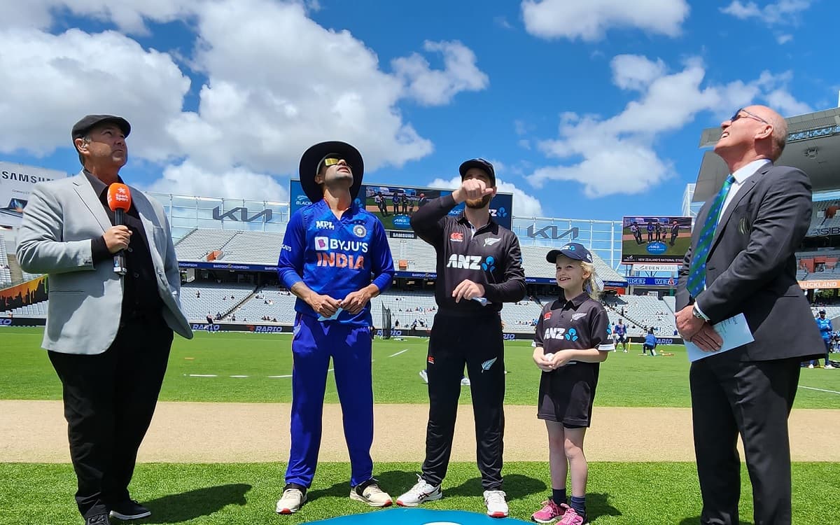 New Zealand opt to bowl first against India in first odi New Zealand opt to bowl first against India in first odi
