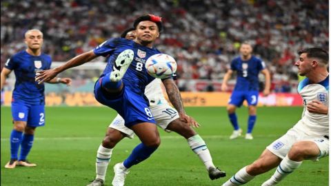 Al Khor:Weston McKennie of the United States controls the ball during the World Cup group B soccer m