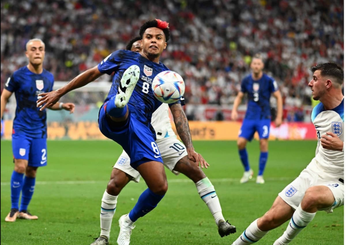 Al Khor:Weston McKennie of the United States controls the ball during the World Cup group B soccer m Al Khor:Weston McKennie of the United States controls the ball during the World Cup group B soccer m
