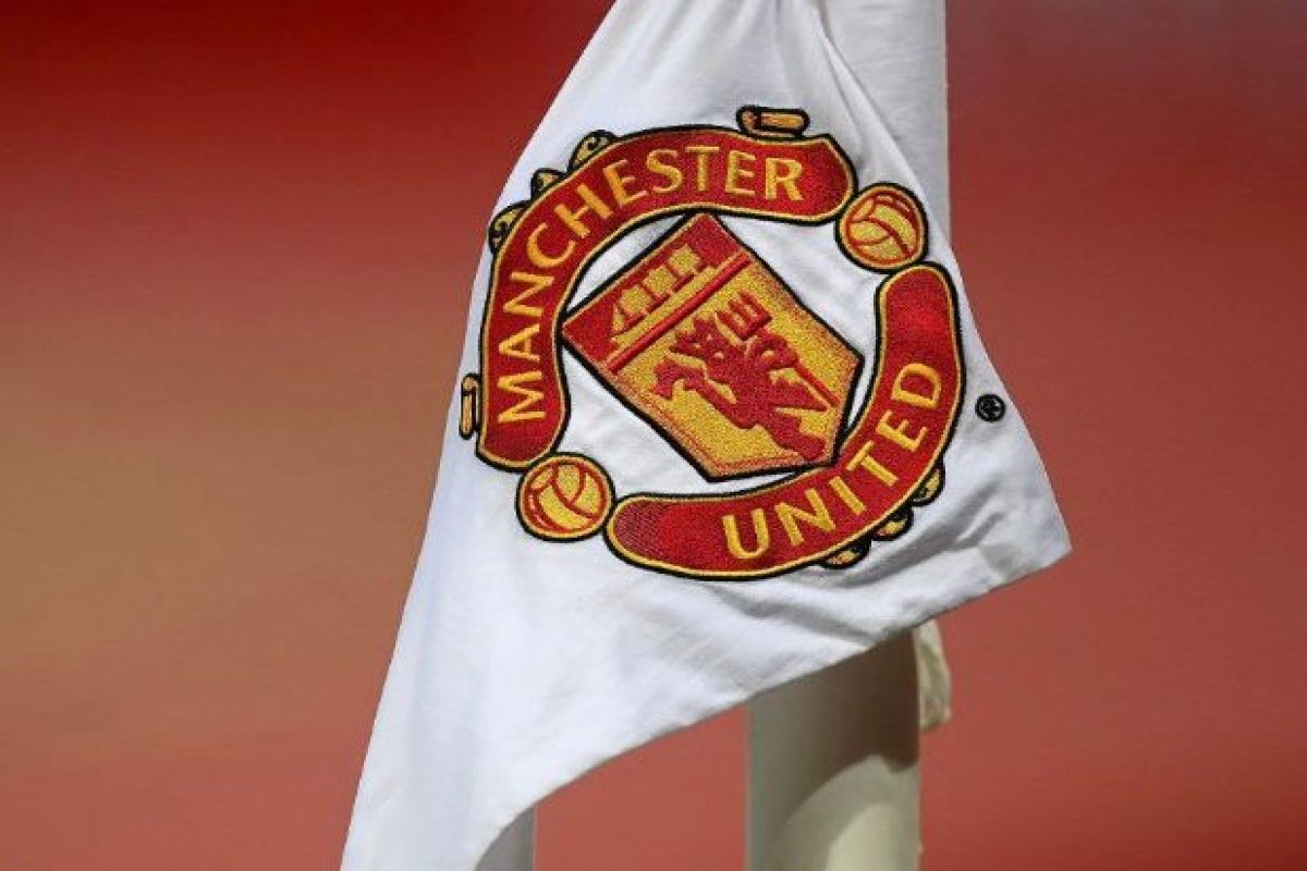 Apple, Spanish billionaire Ortega line-up to buy Manchester United: Report