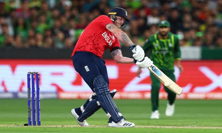 England beat Pakistan by 5 wickets at Melbourne to lift the T20 World Cup