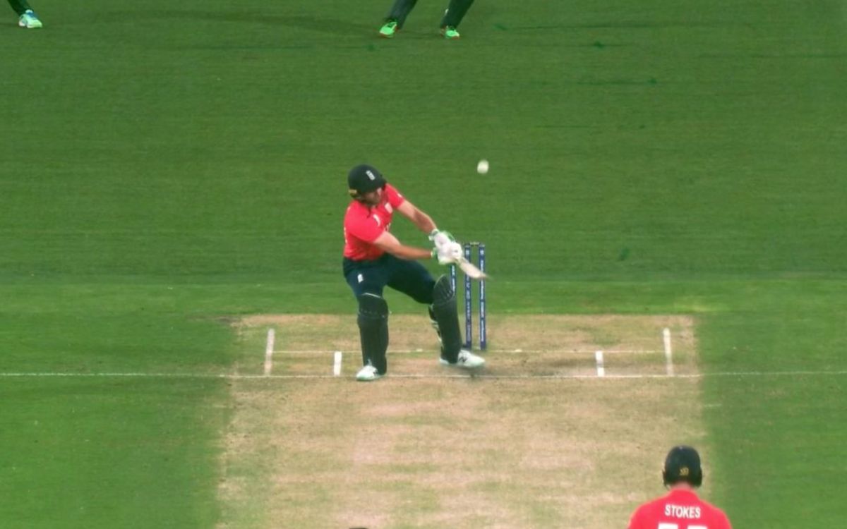 Cricket Image for VIDEO : हिल रही थी नसीम शाह की बॉल, फिर बटलर ने खेला ऐसा शॉट कि पाकिस्तान हिल गया