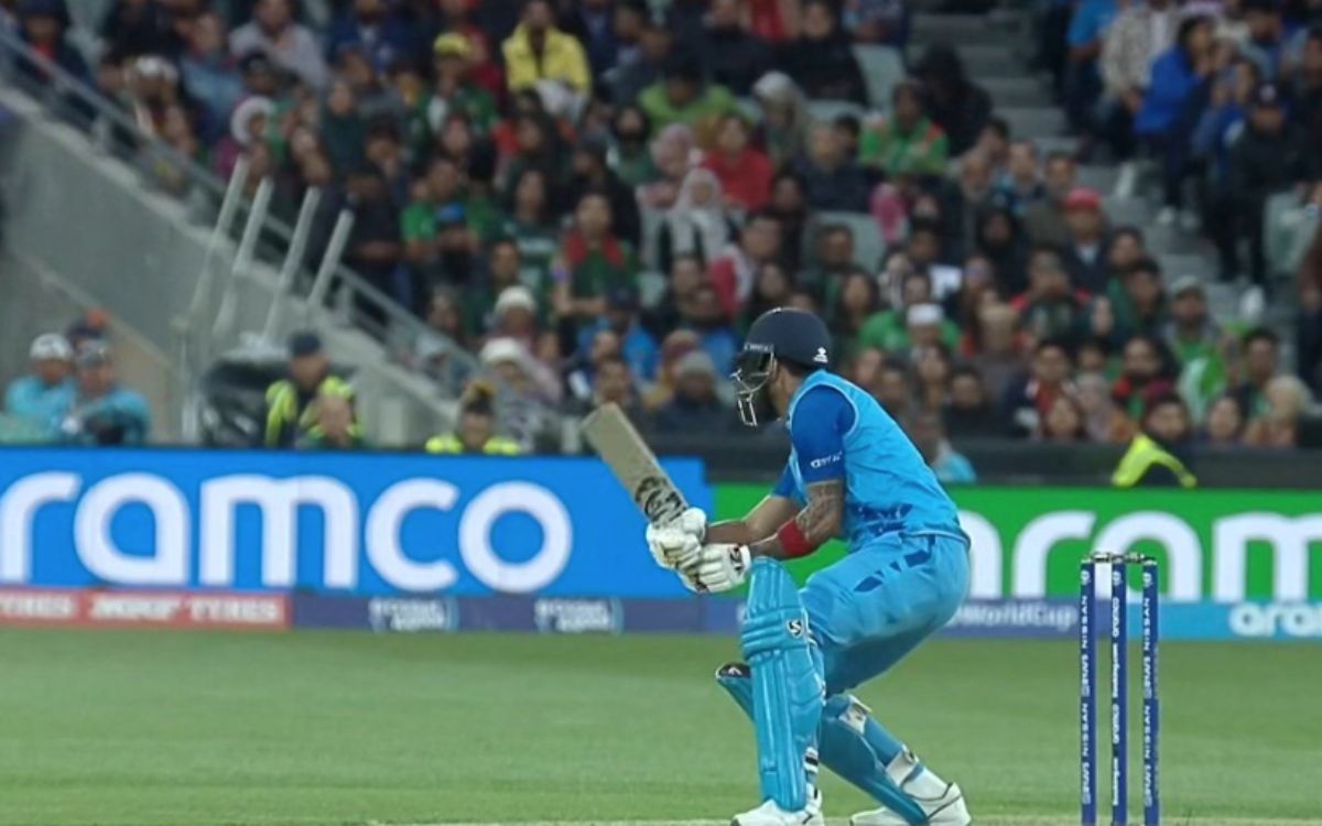 Cricket Image for VIDEO : केएल राहुल ने पॉइंट के ऊपर से लगाया ऐसा छक्का, कमेंटेटर्स भी रह गए दंग