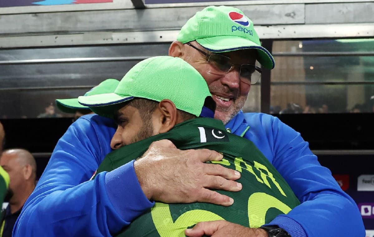 Adam Gilchrist sees passion unconditional commitment behind Hayden's successful time with Pakistan