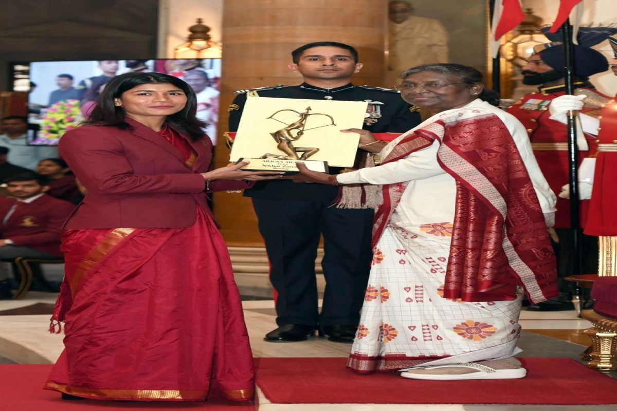New Delhi: President Droupadi Murmu confers Major Dhyan Chand Khel Ratan Awards 2022 to Sharath Kama