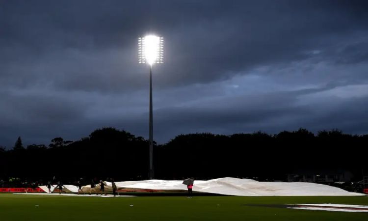 NZ V IND, 3rd ODI: Rain Interrupts Game In The Second Inning, Kiwis At 104/1 In 18 Overs