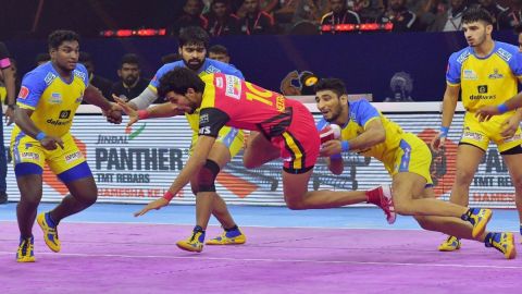 PKL 9: Bengaluru Bulls survive late surge from Thalaivas to win 40-34