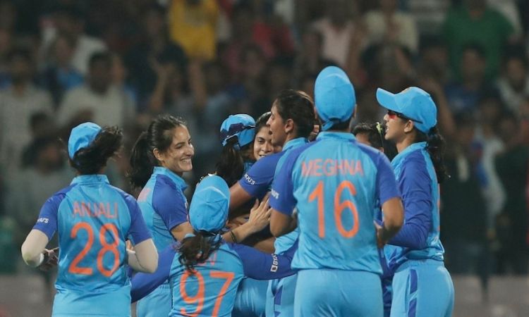 India Women beat Australia Women in Super Over