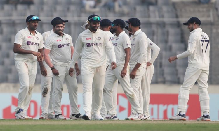 2nd Test, Day 1: India in pole position after Ashwin, Umesh four-fers skittle Bangladesh for 227 (Ld